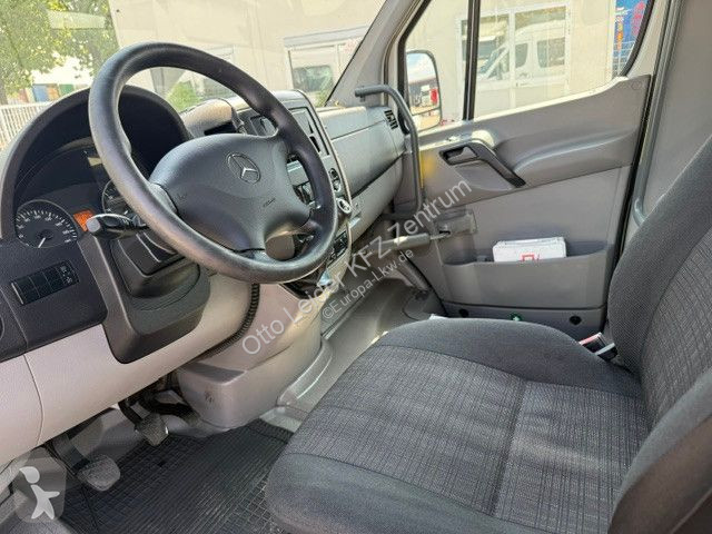Autobus Mercedes 516 23 Sitzen