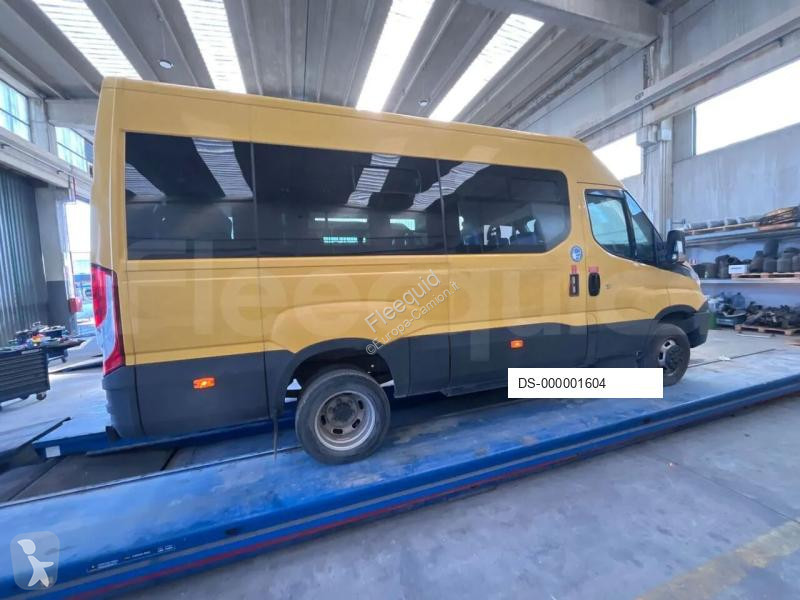 Ônibus viagem Iveco Daily