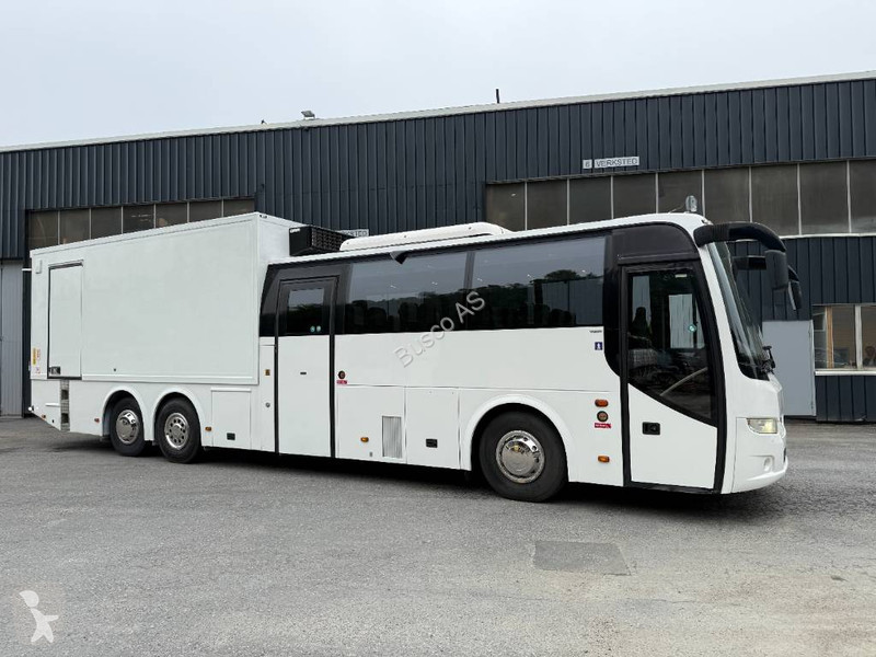 Távolsági autóbusz Volvo B12M Kombi