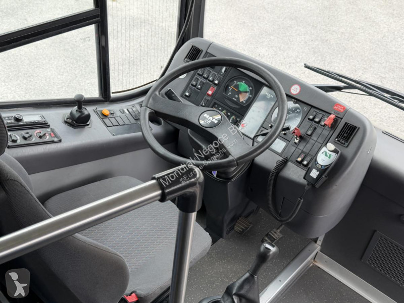 Távolsági autóbusz MAN  SU 283 A72