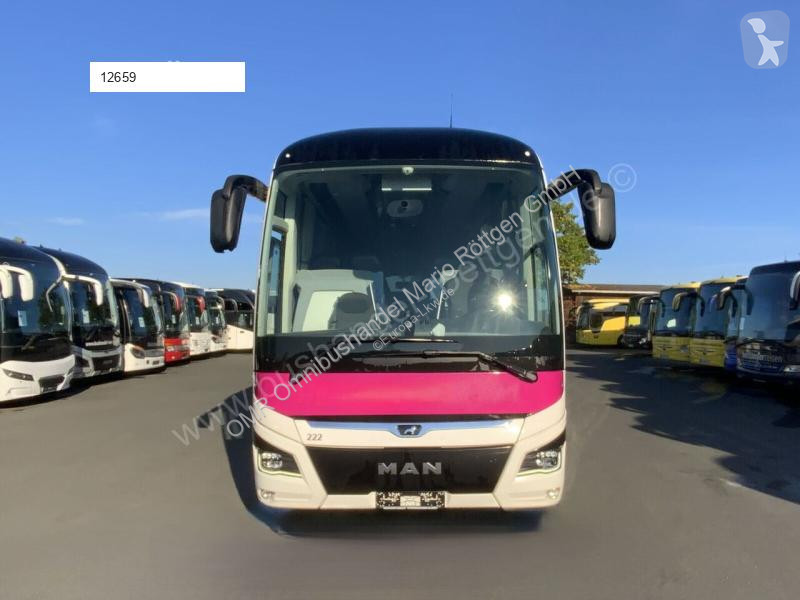 MAN R 08 coach
