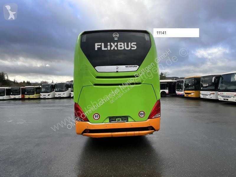 حافلة Neoplan L