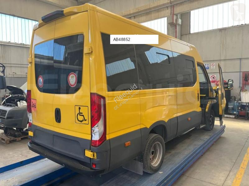 حافلة Iveco Daily