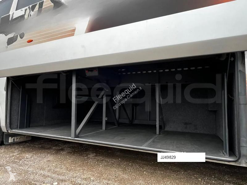 Междуградски автобус Irizar i6