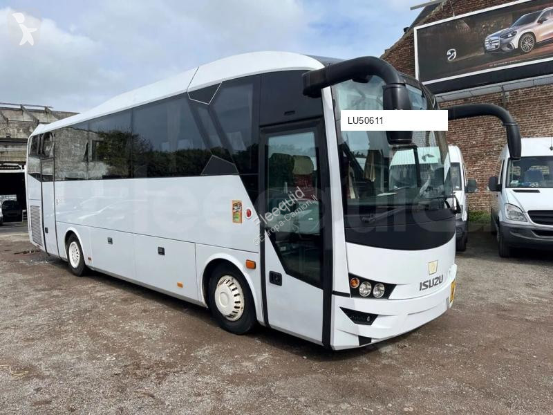 Autobus Isuzu Visigo