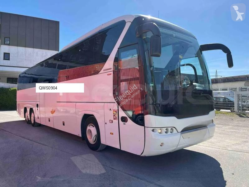 Междуградски автобус Neoplan