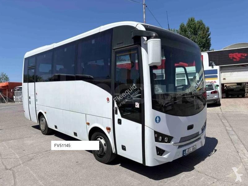 Autobus Isuzu Novo