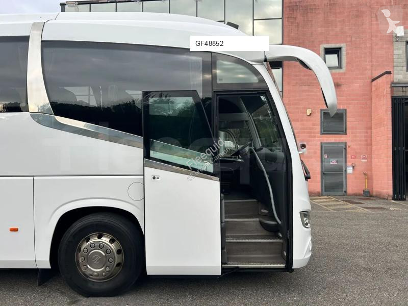 Междуградски автобус Irizar i6