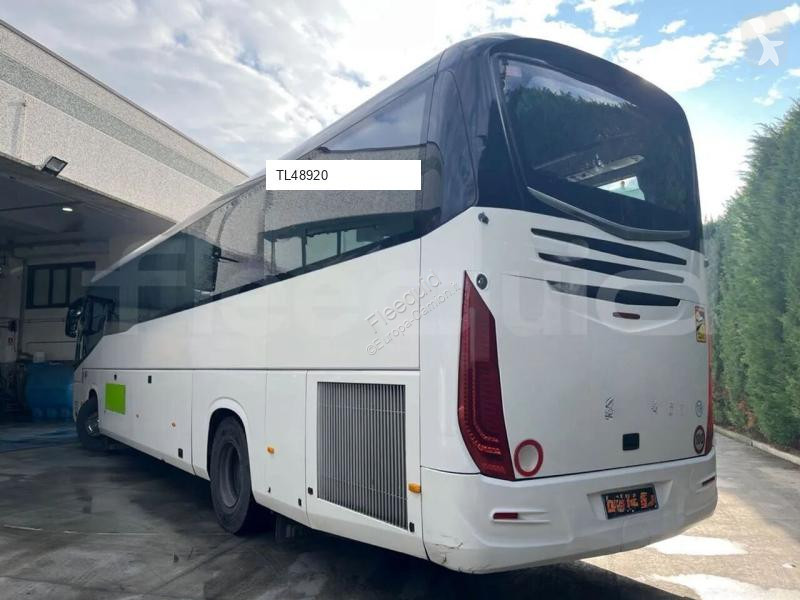 Междуградски автобус Irizar i6