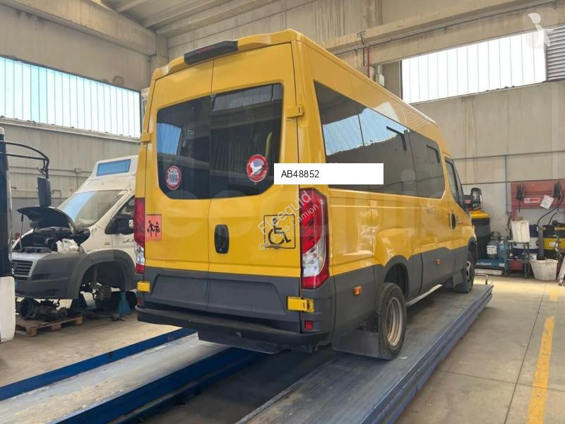 حافلة Iveco Daily