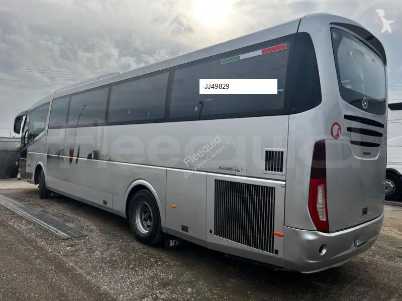 Междуградски автобус Irizar i6
