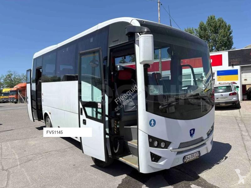 Autobus Isuzu Novo