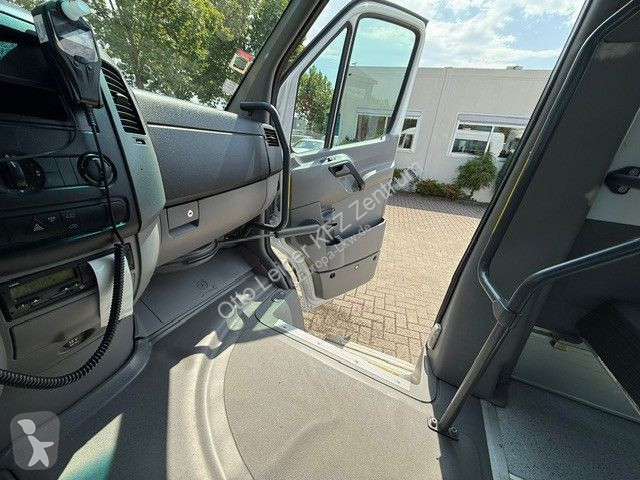 Autocar Mercedes 516 24 Sitzen El.Tühr