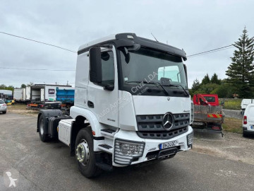 Cabeza tractora Mercedes