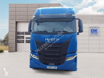 Traktor Iveco