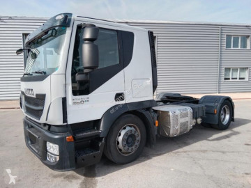 Traktor Iveco