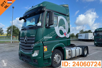 Cabeza tractora Mercedes
