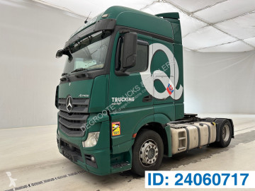 Traktor Mercedes