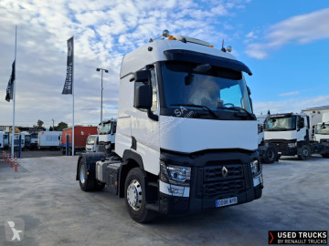 Cabeza tractora productos peligrosos / ADR Renault