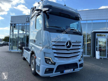 Cabeza tractora Mercedes