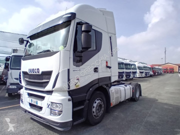 Traktor Iveco