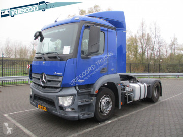 Traktor Mercedes