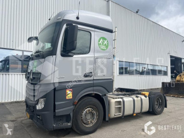 Traktor Mercedes