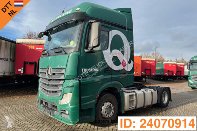 Traktor Mercedes