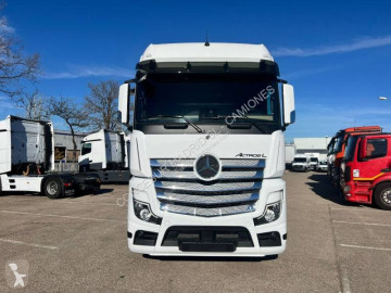 Traktor Mercedes ny