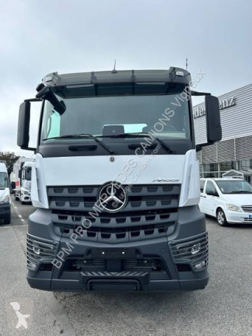 Traktor Mercedes ny
