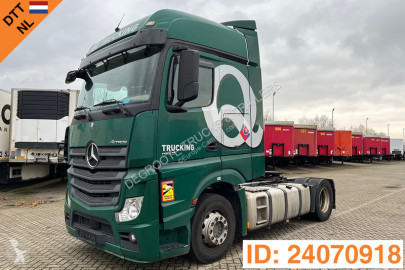 Traktor Mercedes