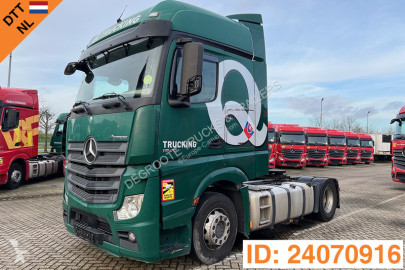 Traktor Mercedes