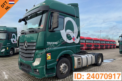 Traktor Mercedes