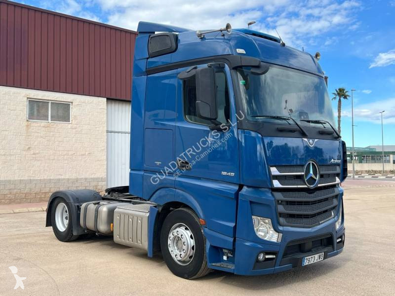 Cabeza tractora Mercedes