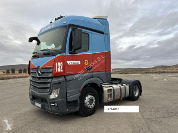 Traktor Mercedes