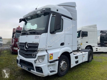 Tracteur Mercedes Actros 1845