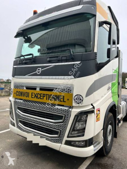 Tracteur convoi exceptionnel Volvo