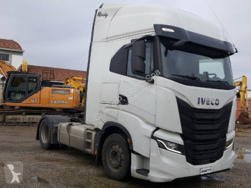 Traktor Iveco