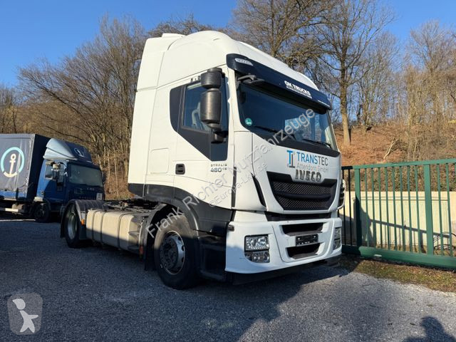 Tahač Iveco...