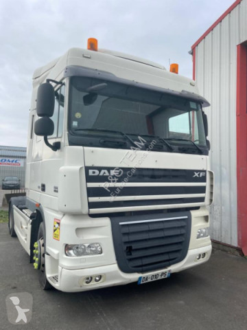 Traktor DAF XF105 460