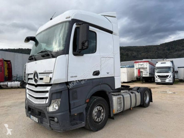 Cabeza tractora Mercedes