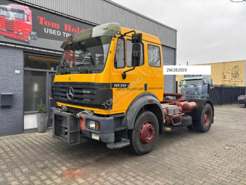 Traktor Mercedes