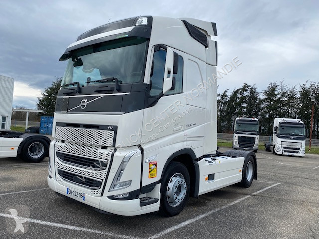 Traktor Volvo -500 GLOBE I-SAVE