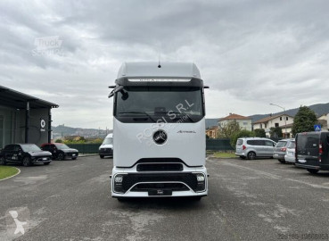 Traktor Mercedes