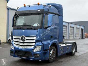 Traktor Mercedes