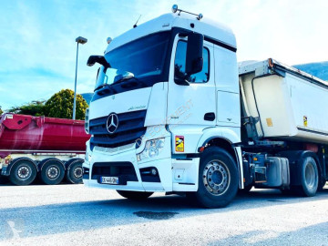 Traktor Mercedes