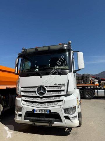 Traktor Mercedes