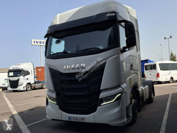 Traktor Iveco