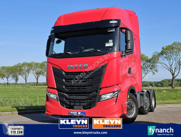 Traktor Iveco