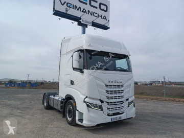 Traktor Iveco